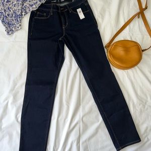 NWT Old Navy dark denim jeans in Size 4 petite.